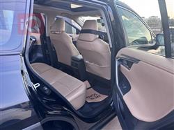 تۆیۆتا ڕاڤ 4